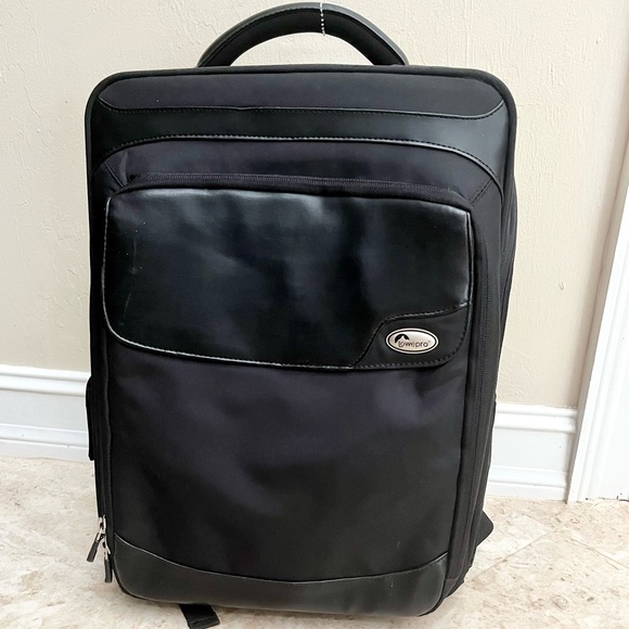 lowepro Other - Lowepro laptop backpack in black very good condition